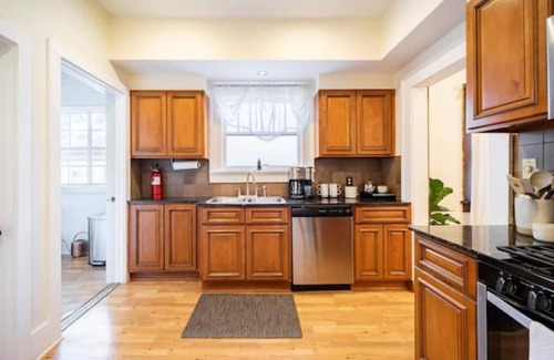 Mesta Park House | Casa Rivera Uptown with 2 king beds