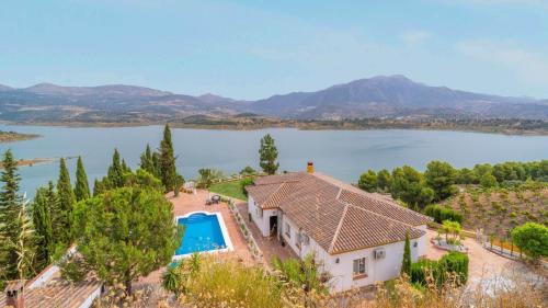 Vinuela Villa | Casa Rocio y Paloma Vinuela by Ruralidays
