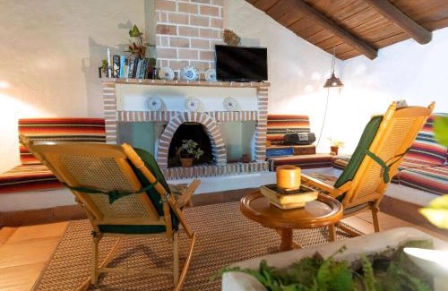 Yaco House | Casa Roja