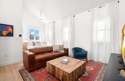 Historic Ybor Apartment | Casa Romeo - Luxury Ybor Apt, Steps to 7th Ave