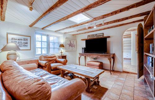 Taos House | Casa Rosa