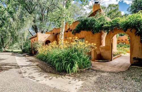 Taos House | Casa Rosa