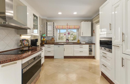 New Golden Mile Villa | Casa Rosas
