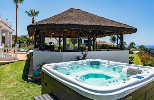 New Golden Mile Villa | Casa Rosas