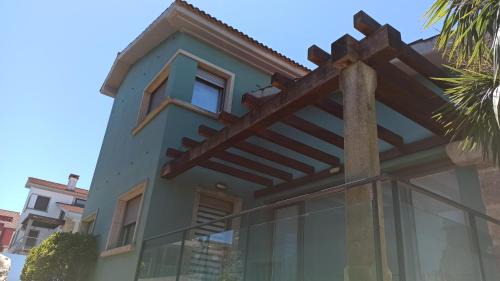 Quintans House | Casa Rouxique