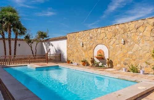 Fuente de Piedra Villa | Casa Rural Aire Fuente de Piedra by Ruralidays