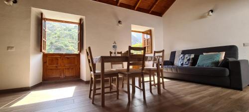 Hermigua House | Casa Rural Antigua Escuela II