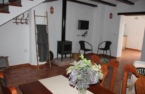 Zahara de la Sierra House | CASA RURAL EL ARRIERO