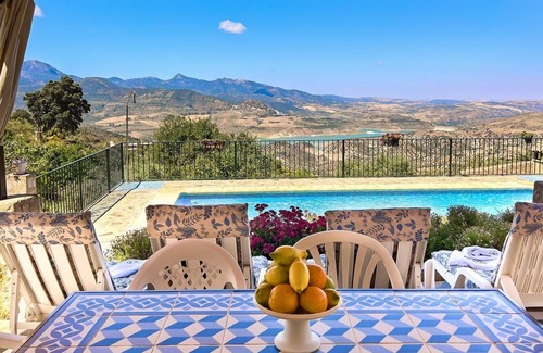 El Gastor Villa | Casa Rural El Tajo El Gastor by Ruralidays