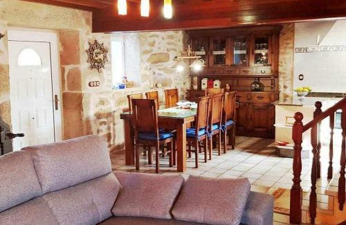 Lira House | Casa Rural en Lira para 9 personas