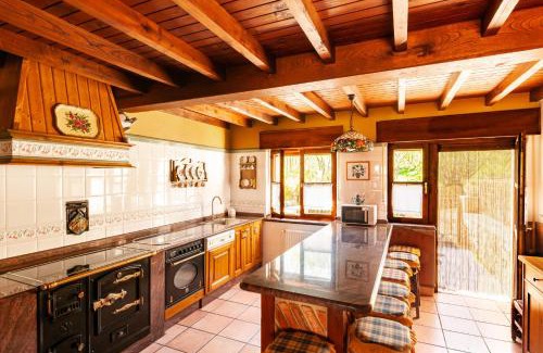 Inguanzo House | Casa Rural La Regoria