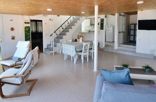 Lomo Quiebre Apartment | Casa Rustica with great living room with seaview