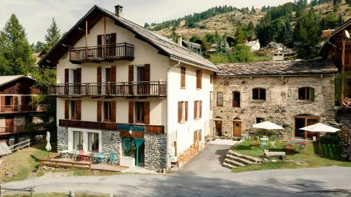 Molines-en-Queyras Bed & Breakfast | CASA-Salon Bella Ciao Suite pour 5 personnes