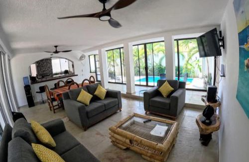 Santa Maria Huatulco House | Casa Santa Cruz 4 bdrm house-Pool & walk to Beach