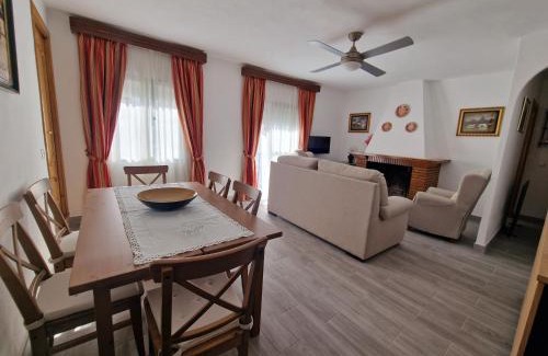 Grazalema Apartment | Casa Sofía en Grazalema, con magnífica chimenea