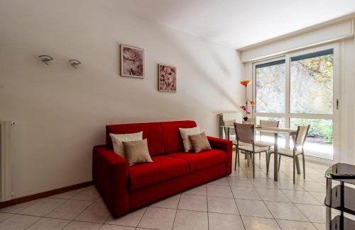 Como Apartment | CASA SOFIA- Giardino e Garage privato