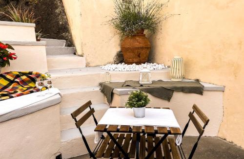 Castellina Marittima House | Casa storica con terrazzo