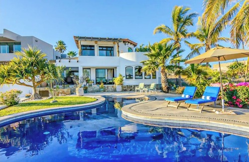 San Jose del Cabo House | Casa Sunny Days - home in Private Gated Community w/Private Pool, Hot Tub, A/C