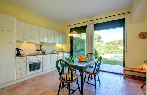 Pals Villa | Casa Susana - Six Bedroom Villa, Sleeps 12