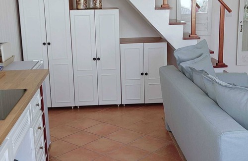 Charneca de Caparica e Sobreda House | Casa T1 Zona Calma Varanda Jardim a 5 Minutos das Praias da Costa da Caparica