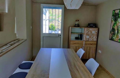 Arenas House | Casa Tesita - Gezellige woning voor 6 met zwembad