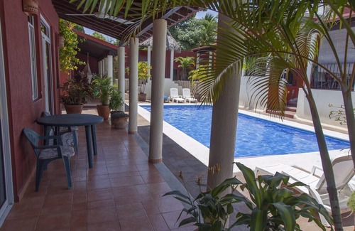 Hidalgo House | Casa Tres 2BR Starlink Walk to Beaches Ocean View