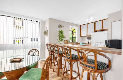 Historic Kailua Village Apartment | Casa Tropical Kona in Kailua-Kona with an ocean view & pool - walk to the beach