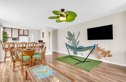 Historic Kailua Village Apartment | Casa Tropical Kona in Kailua-Kona with an ocean view & pool - walk to the beach