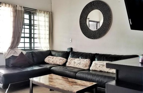 Chetumal House | Casa Tunich, con 2 habitaciones, 2 baños y cochera
