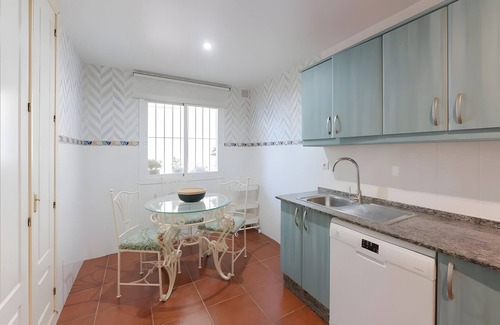 Rota House | Casa Unifamiliar 'Costa Ballena' with Private Pool, Wi-Fi and Air Conditioning