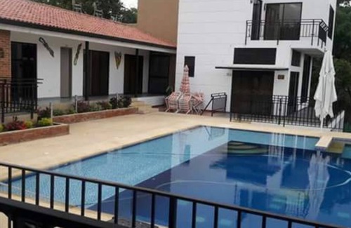 La Mesa House | Casa Vacacional Con Piscina en La Mesa