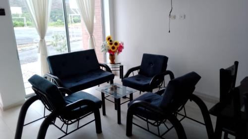 Tocaima House | Casa Vacacional Para 10 personas