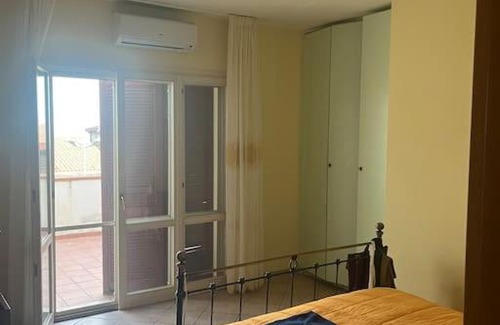 Crotone House | Casa vacanze a 100m dal mare.