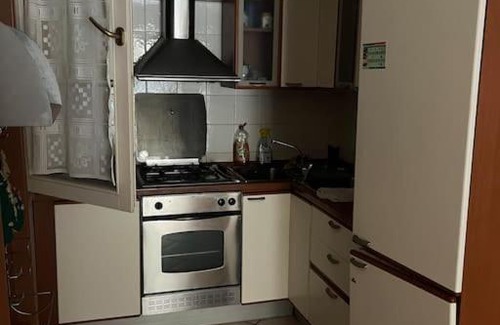 Crotone House | Casa vacanze a 100m dal mare.