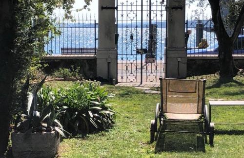 Toscolano Maderno Apartment | Casa vacanze Gabbianella villa con giardino lungolago Maderno