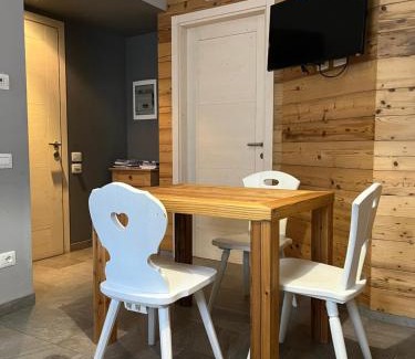 Sutrio Apartment | Casa Vacanze Ranuncolo 1