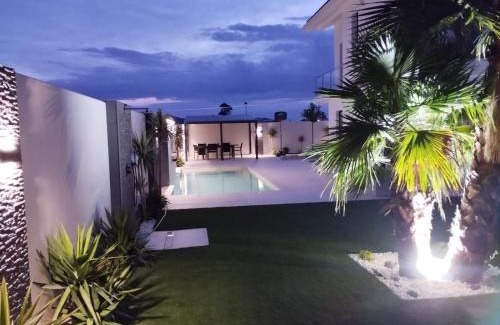 Iznajar House | CASA VALDEARENAS