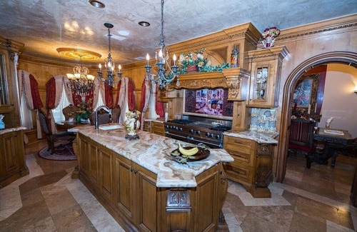 Whittier House | CASA VALENTINA-Beautiful Villa Estate