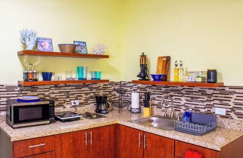 Isla Verde Apartment | Casa Venus #2 - Comfortable 1-bedroom apt walking distance to Isla Verde beach.