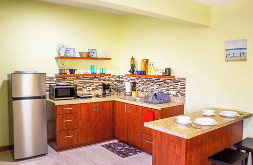 Isla Verde Apartment | Casa Venus #2 - Comfortable 1-bedroom apt walking distance to Isla Verde beach.