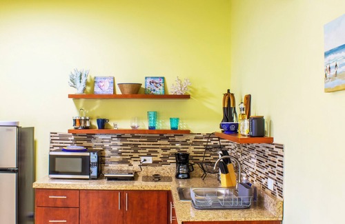 Isla Verde Apartment | Casa Venus #2 - Comfortable 1-bedroom apt walking distance to Isla Verde beach.