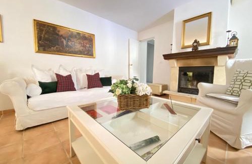 Villamena House | Casa Villamena