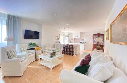 Villamena House | Casa Villamena