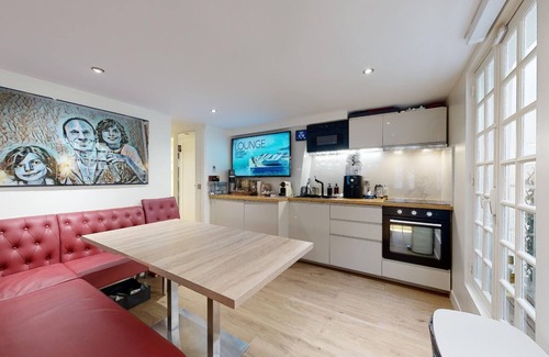 Saint-Germain-des-Pres Apartment | Casa Volpe - a quiet place in the ancient Paris