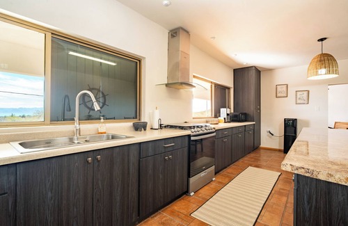 Bahia Kino Cottage | Casa Xaasj A refuge in Kino Bay with access to a secluded beach.