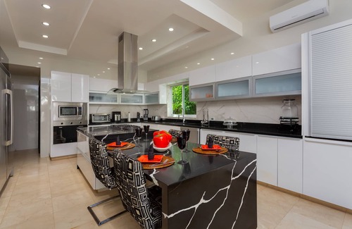 Playacar House | CASA YOLO - Luxury 4BR Villa in Playacar! Comfort, Elegance+Daily maid.