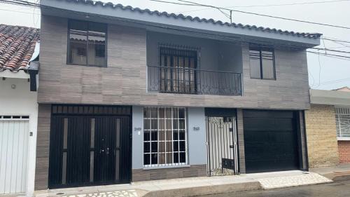 Guadalajara de Buga House | CASA10 DIEZ En TODO !