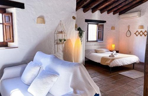 Benadalid House | CasaBenadalid. Casa rural con piscina.