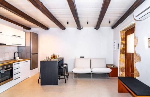 Old Town House | CasaBene-Modern decorated house with indoor pool at Chania Old town