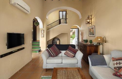Oasis del Capistrano Apartment | Casablanca 35 Oasis Properties